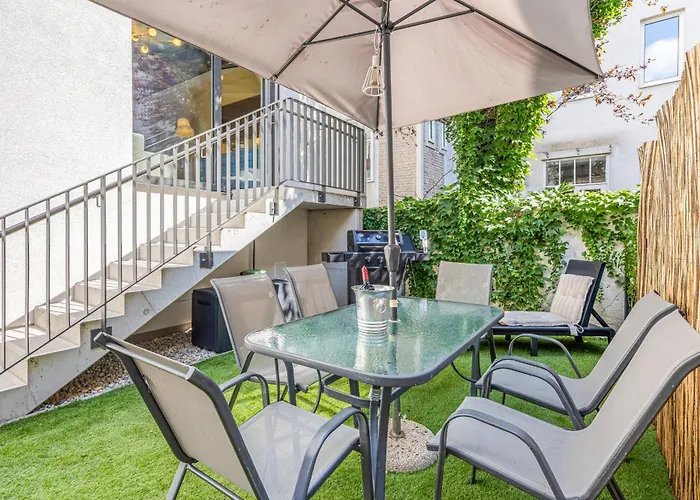 Luxury Garden - Bbq - Netflix Daire